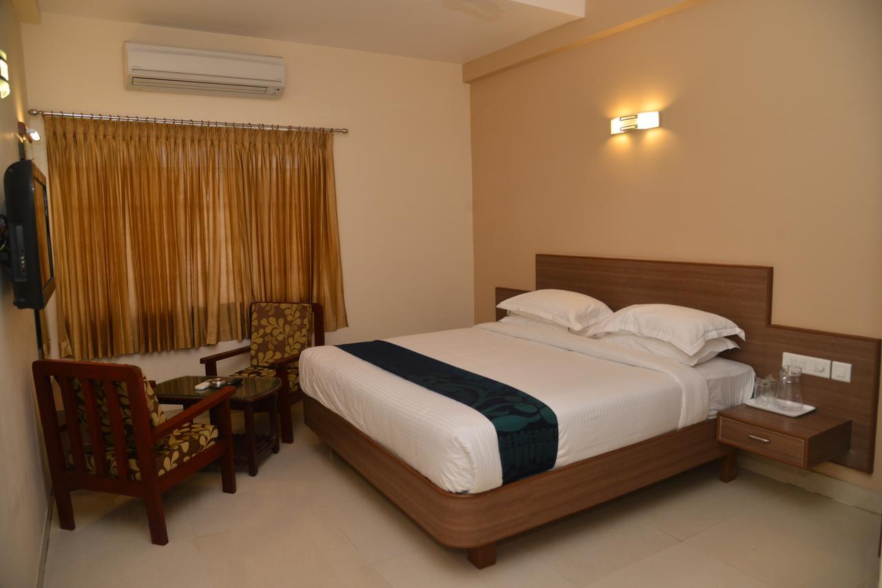 Sri Balaji Hotels Tiruchengodu Ngoại thất bức ảnh